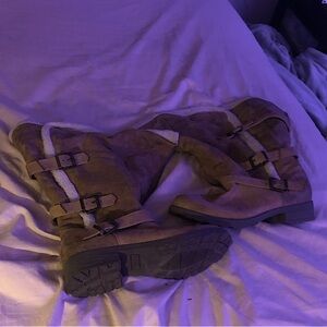 Fuzzy, tan, calf White Mountain boots